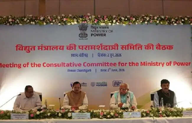 विद्युत मंत्रालय ने मांग बढ़ने के बीच ग्रिड स्थिरता को मजबूत करने के उपायों की समीक्षा की