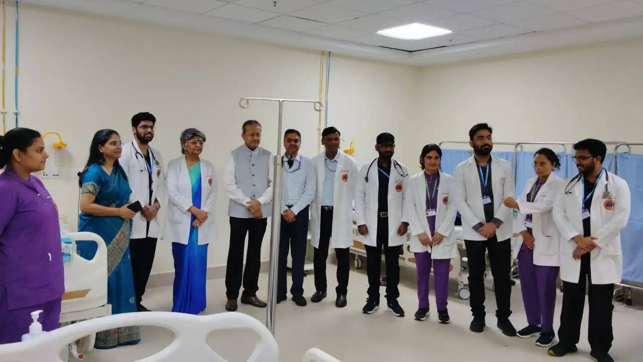 एम्स गोरखपुर में गैस्ट्रो वार्ड का शुभारंभ, पूर्वांचल के मरीजों को मिलेगी बड़ी राहत