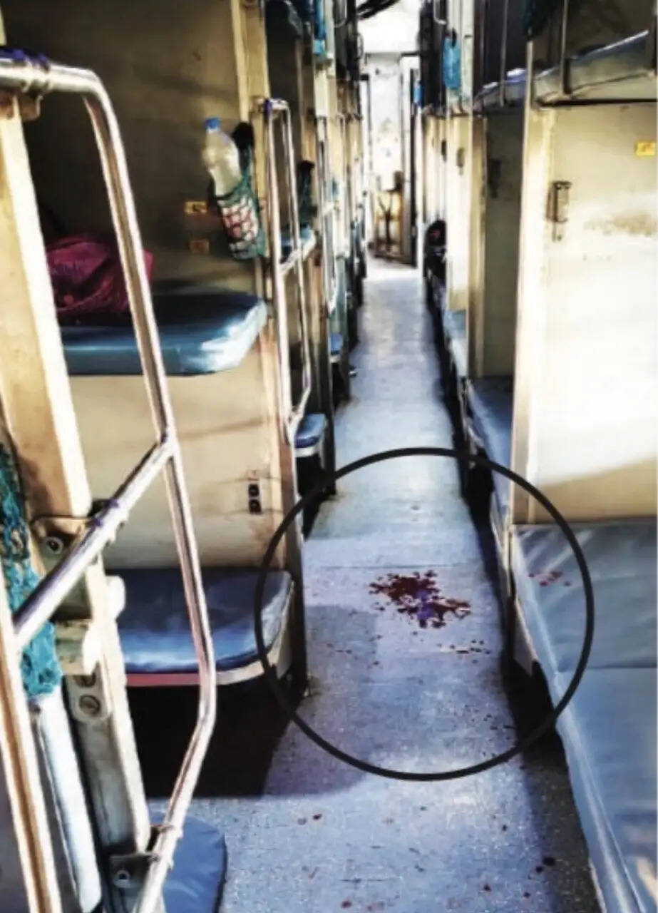 उज्जैनः ट्रेन में मोबाइल चोरी करने आए बदमाश ने यात्री को चाकू मारा