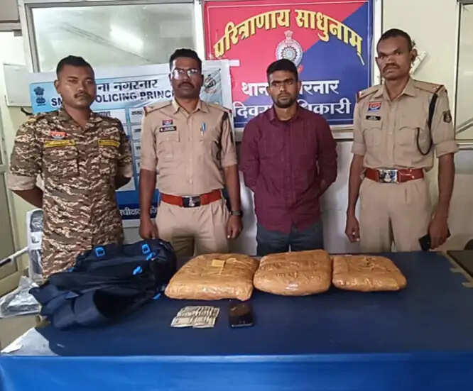 8.414 किलो अवैध गांजा के साथ एक आराेपित गिरफ्तार