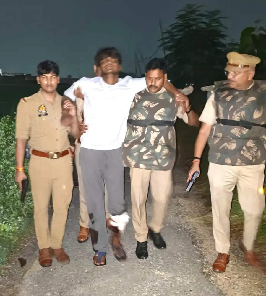 देवरिया : मुठभेड़ में पुलिस पर गोली चलाने वाला शातिर बदमाश घायल