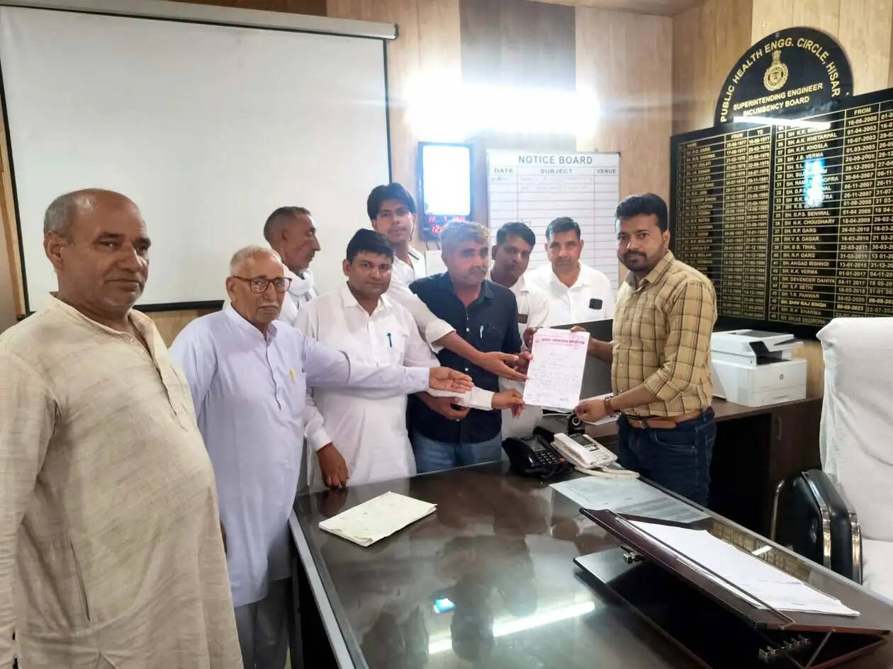 हिसार : पेयजल समस्या पर प्रशासन सक्रिय, मटका फोड़ प्रदर्शन स्थगित