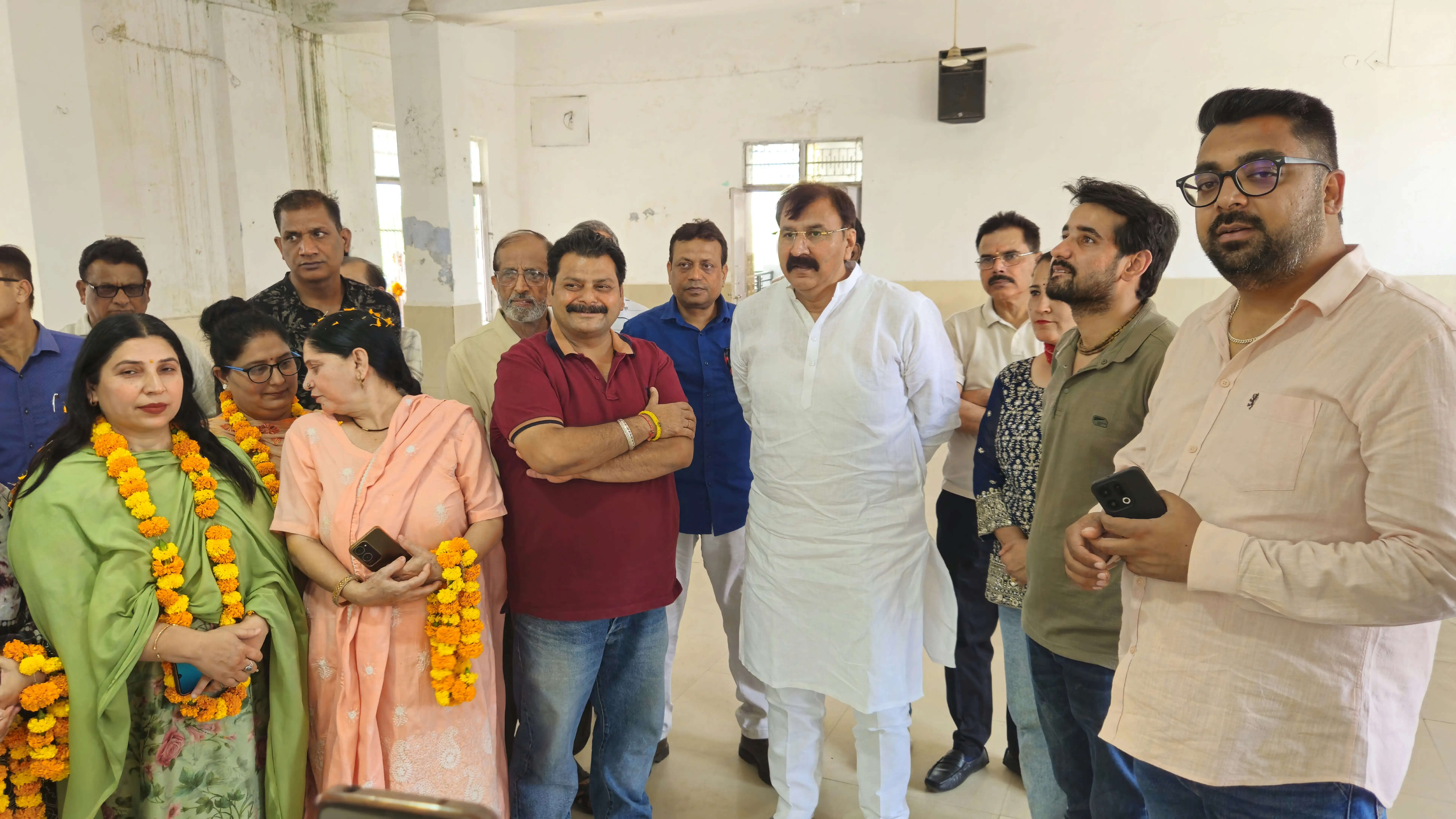 बख्शी नगर में विश्वकर्मा सभा हॉल के नवीनीकरण कार्य का शुभारंभ