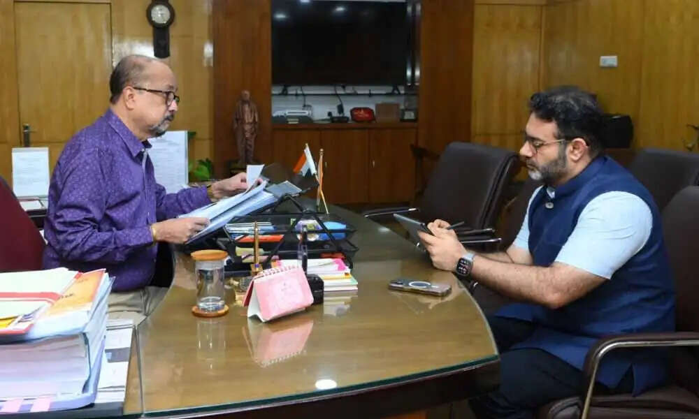 रायपुर : विशेष पिछड़ी जनजातियों के बच्चों की शिक्षा को प्राथमिकता दें&nbsp;: राज्यपाल डेका