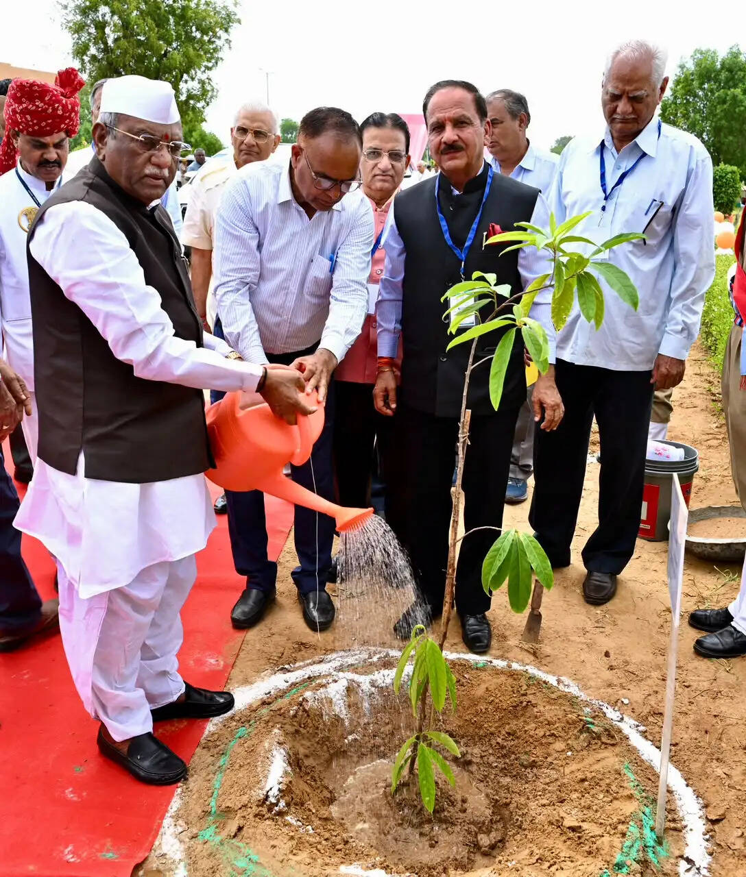 नशा विवेक से अविवेक की ओर ले जाता है, जीवन का नाश करता है: राज्यपाल