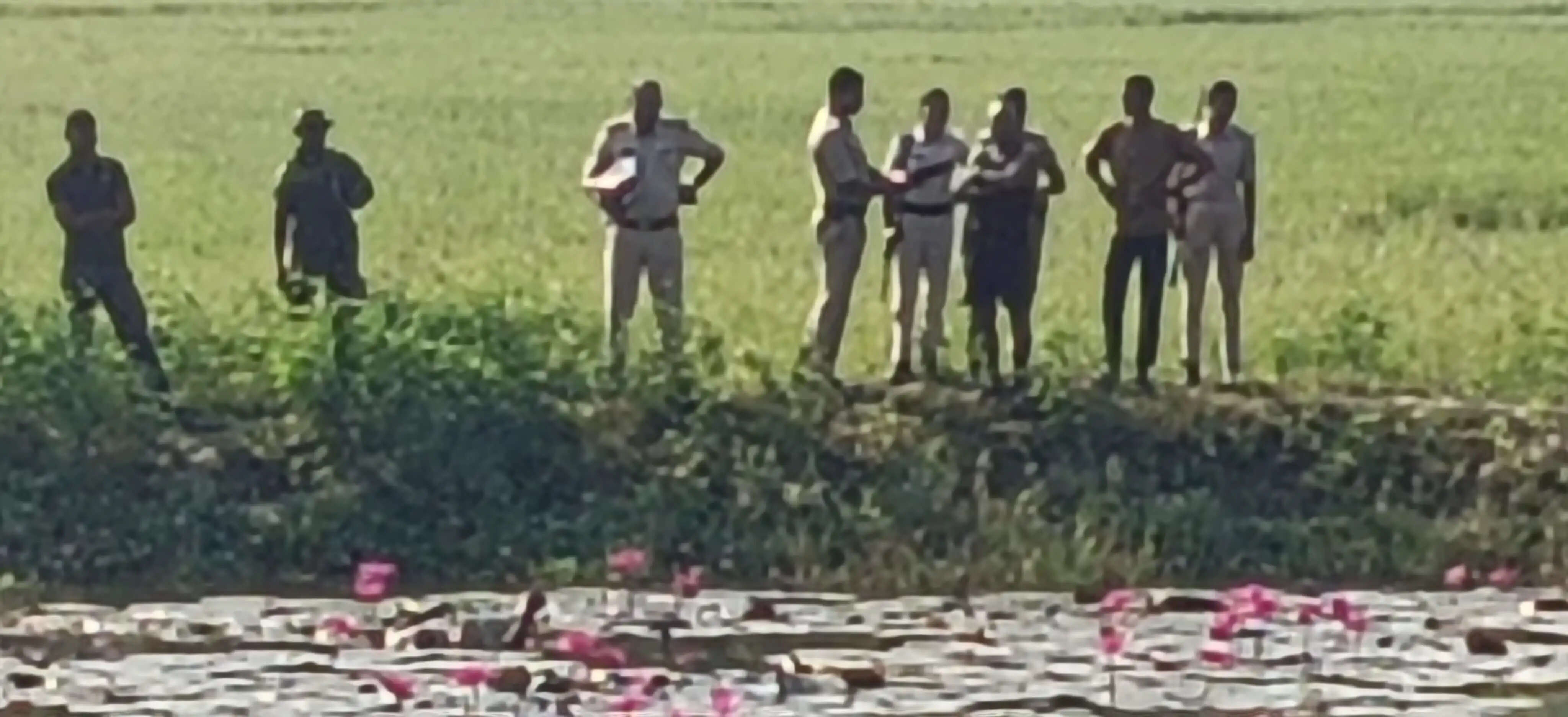 दो दिन से लापता युवक का शव तरौन गांव के आहर से बरामद, हत्या की आशंका