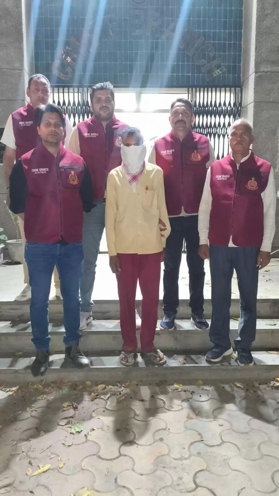 रोहिणी में गैस सिलेंडरों की कालाबाजारी का भंडाफोड़, 57 एलपीजी सिलेंडर बरामद