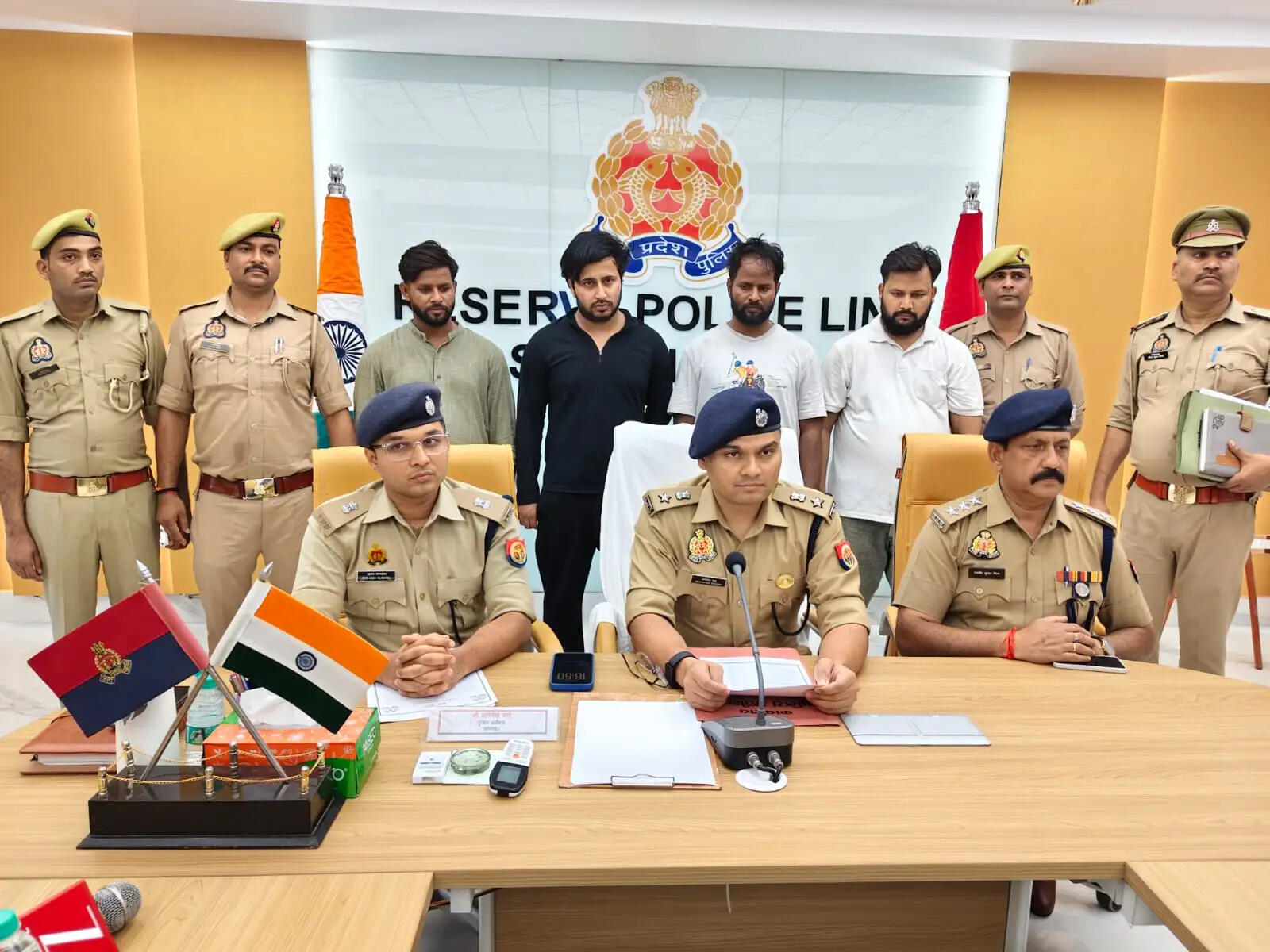 पुलिसकर्मियों से 25 लाख की साइबर ठगी करने वाले चार अपराधी गिरफ्तार