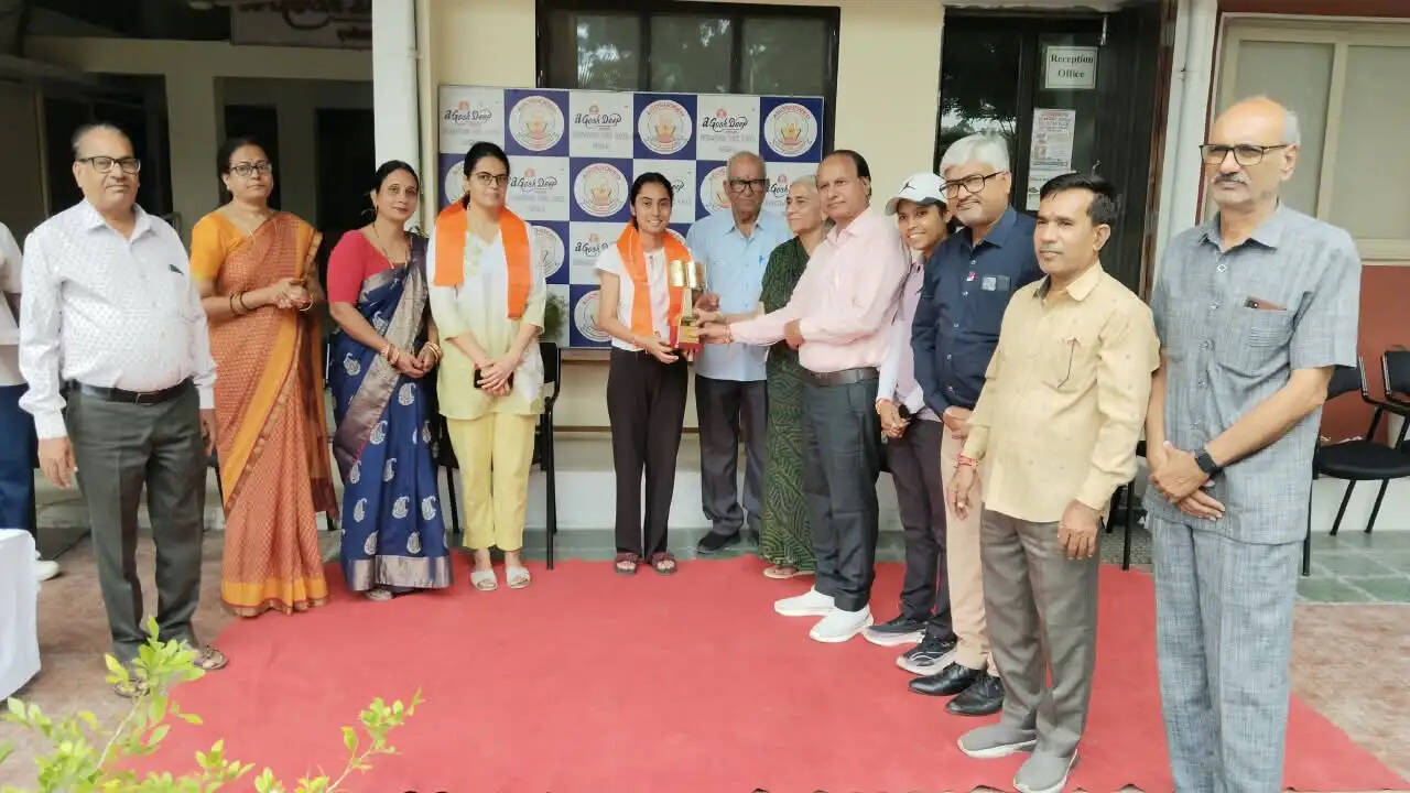 सीएस परीक्षा में देशभर में प्रथम विधि सुथार का नागदा में सम्मान, विद्यार्थियों के लिए बनीं प्रेरणा