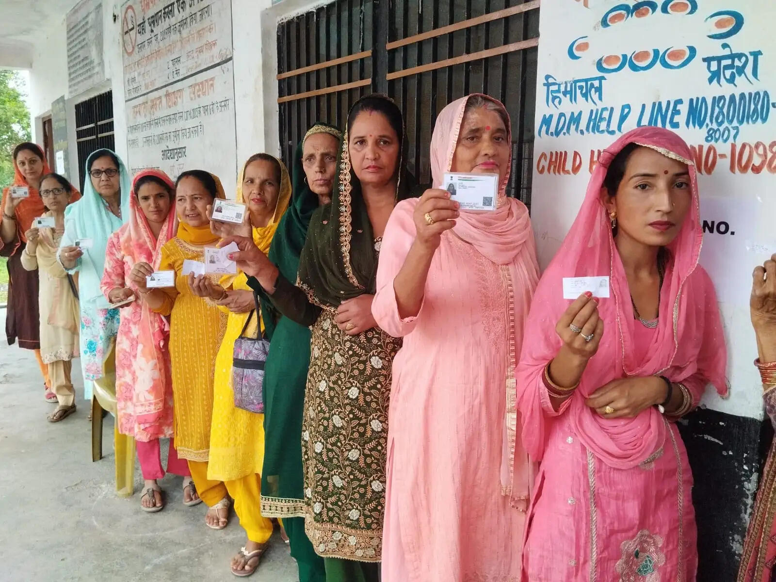 पंचायत चुनाव : कांगड़ा में एक बजे तक 60 प्रतिशत मतदान