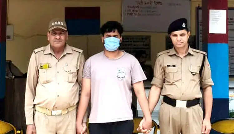 हत्या के प्रयास के आरोपित ने किया थाने में आत्म समर्पण