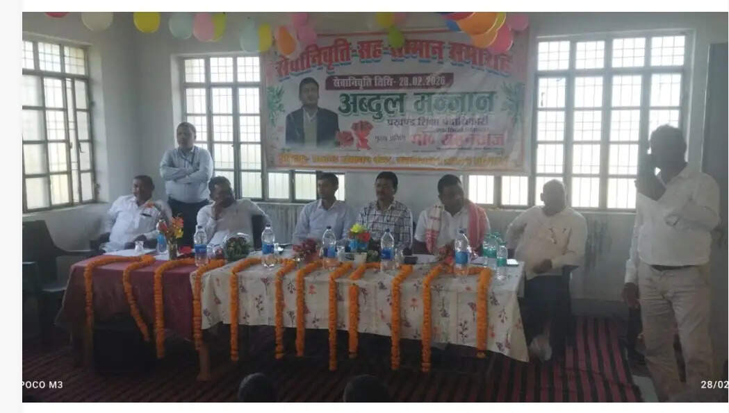 नालंदा जिले में बीईओ के सेवानिवृत्ति पर दी गयी भावभीनी विदाई