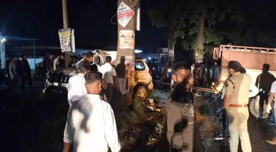 अंबिकापुर : स्कॉर्पियो वाहन अनियंत्रित हाेकर पेड़ से टकराई, दाे की माैत