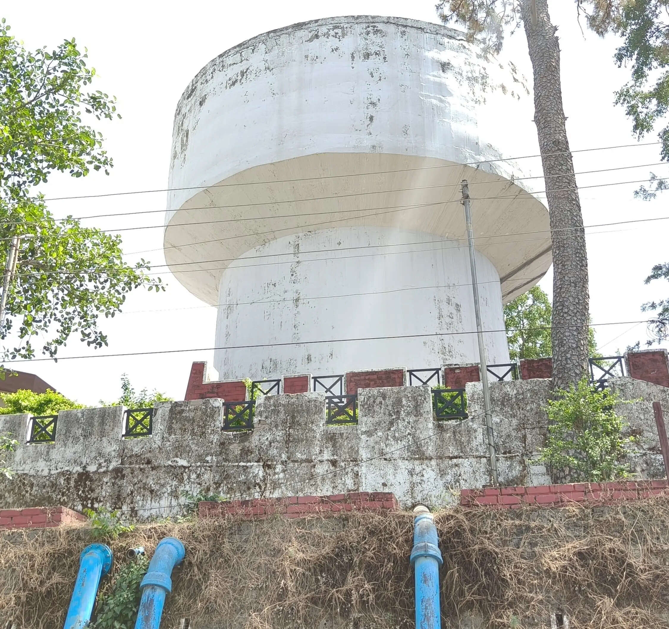 सिरमौर में गर्मी के बीच आग से निपटने की तैयारी, 53 जल टैंकर चिन्हित