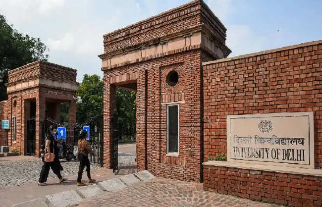 डीयू व उससे संबद्ध कालेजों में महिला सुरक्षा को लेकर सीसीटीवी लगाने की मांग