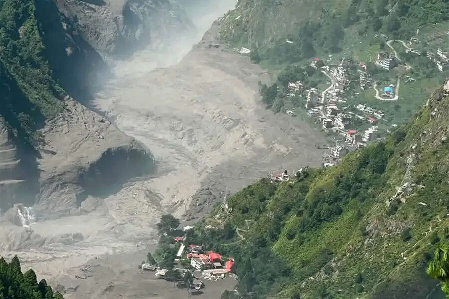 नेपाल के रसुवा में 300 मेगावाट से अधिक की जलविद्युत परियोजनाओं को भारी नुकसान, पूरे इलाके में बिजली आपूर्ति ठप