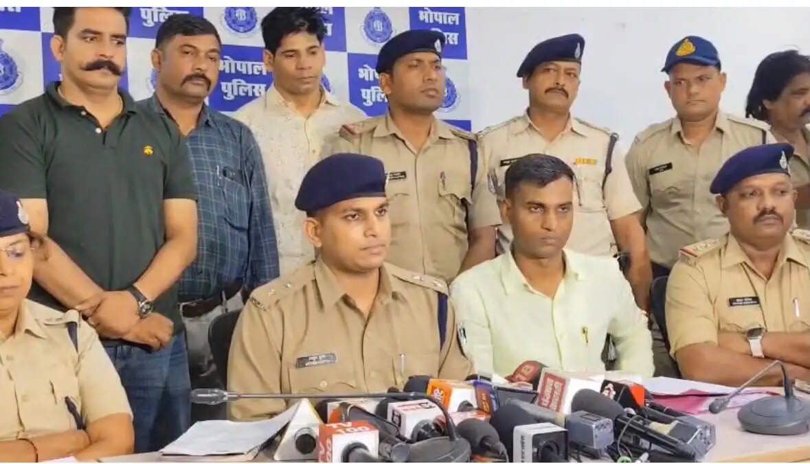 भोपाल:&nbsp;1.20 करोड़ रुपये के लालच में 17 वर्षीय किशोर&nbsp;की हत्या, डॉक्टर बनकर रची साजिश