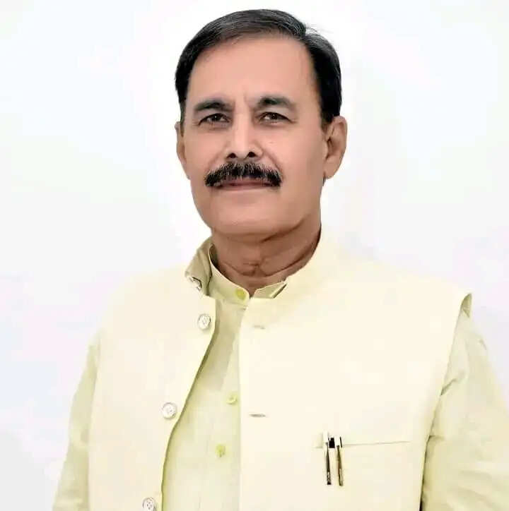 स्वस्थ लोकतंत्र के लिए सुदृढ़ कानून व्यवस्था आवश्यक : डॉ. रामाशीष राय