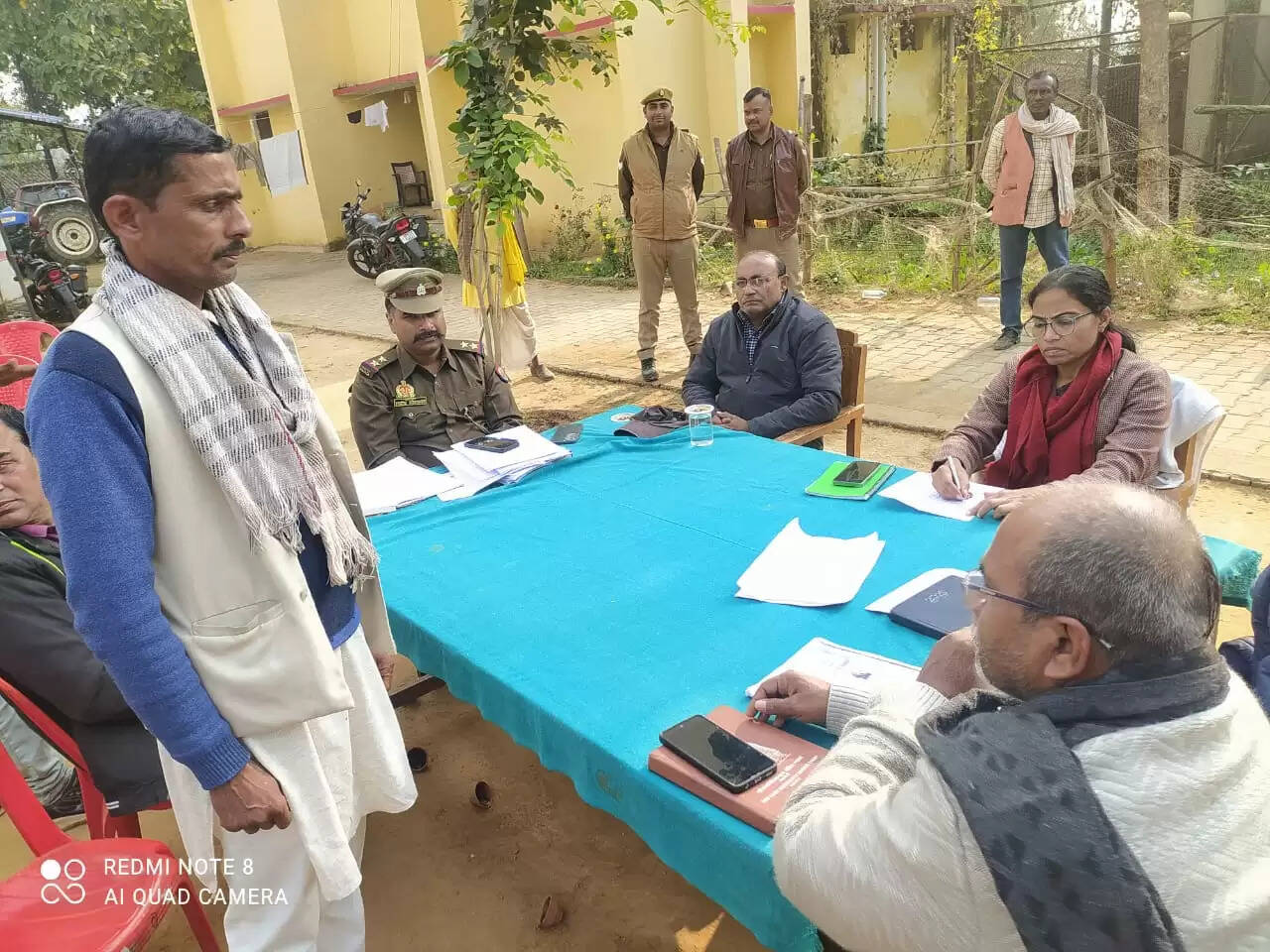 समाधान दिवस: सभी थानों में मौजूद अधिकारियों ने सुनी समस्याएं