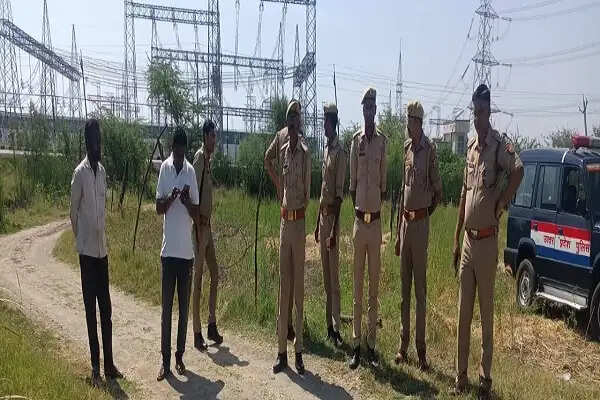 लापता बच्चे का शव तालाब में मिला, दंपत्ति पर अपहरण और हत्या का आरोप