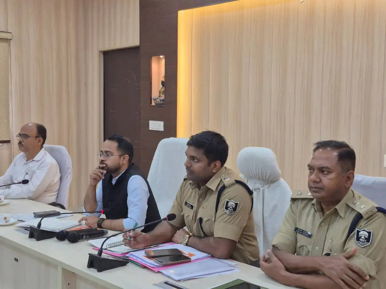 जिला शांति समिति की बैठक संपन्न