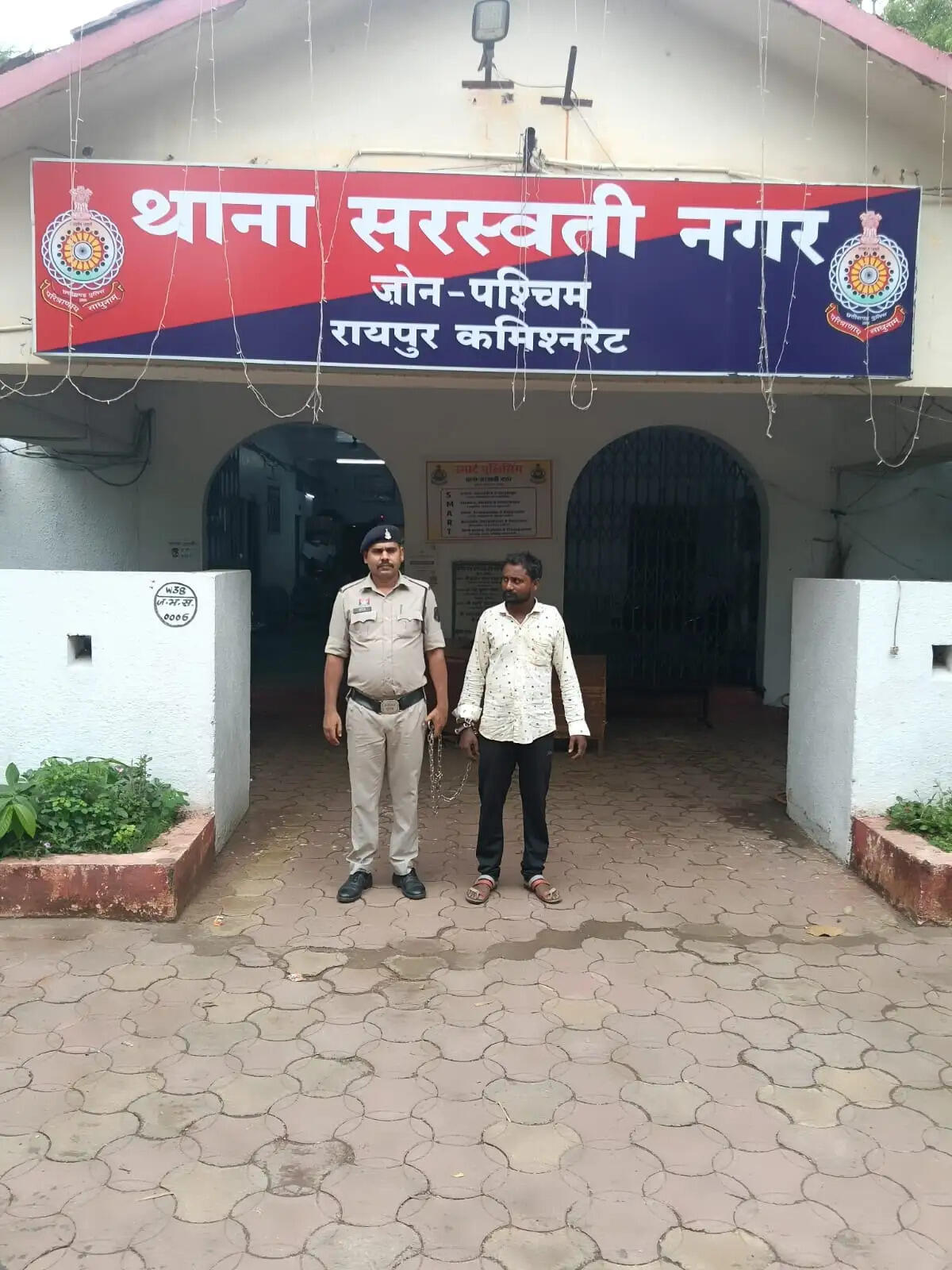 रायपुर : कुकुरबेड़ा में गांजा बेचने की फिराक में युवक गिरफ्तार, 2.162 किलो गांजा जब्त