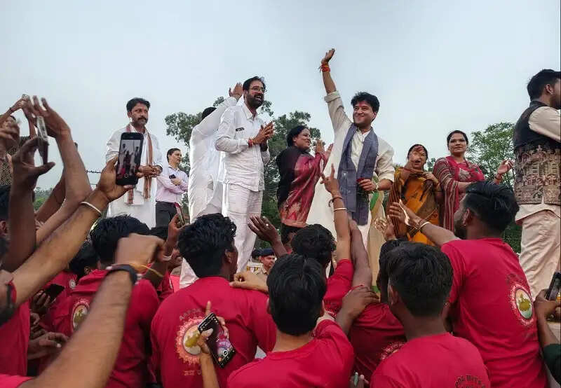 केन्द्रीय मंत्री सिंधिया ने मप्र के अशोकनगर में युवाओं से किया सीधा संवाद