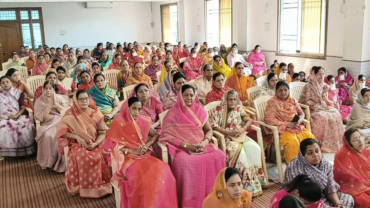 विश्व नवकार मंत्र दिवस पर धमतरी में गूंजा महामंत्र