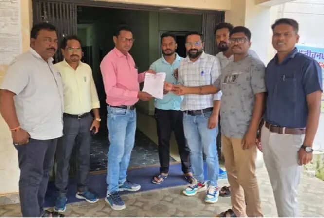 ठेका प्रथा व आउटसोर्सिंग के विरोध में स्वास्थ्य कर्मी 22 को निकालेंगे रैली करेंगे प्रर्दशन