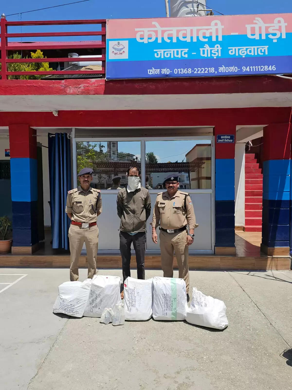 पौड़ी में एक शराब तसकर गिरफ्तार, एक फरार