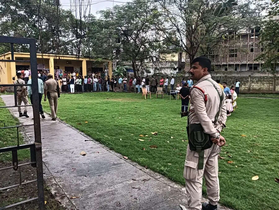 असम विस चुनाव 26: पहले दो घंटे में 17.87 प्रतिशत मतदान