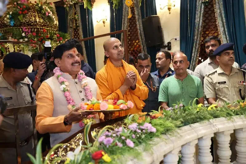 भगवान श्रीकृष्ण ने कष्टों के बीच रहकर भी जीवन को सार्थक बनाने की दी सीख: मुख्यमंत्री डॉ. यादव