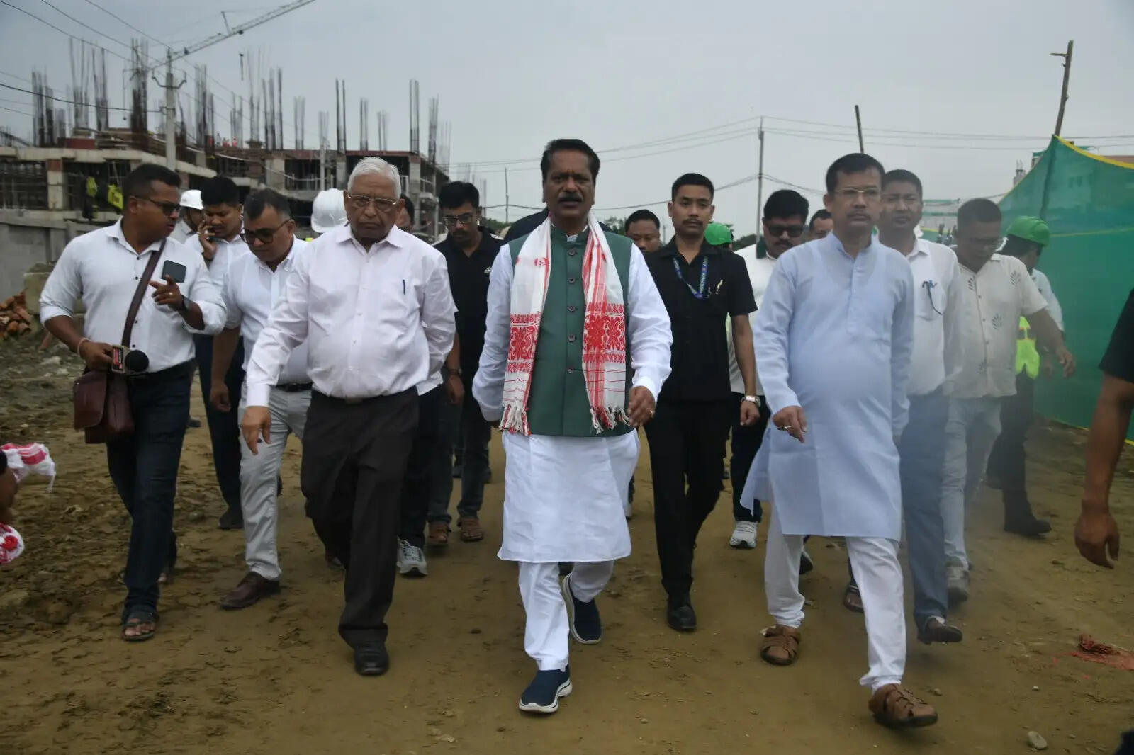स्वस्थ असम के लक्ष्य को लेकर स्वास्थ्य मंत्री अशोक सिंघल ने ऊपरी असम के स्वास्थ्य संस्थानों का किया निरीक्षण
