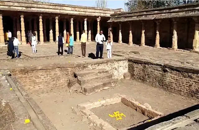 मप्रः भोजशाला पर हाई कोर्ट में चली दो घंटे चली सुनवाई, हिंदू पक्ष ने दसवीं-ग्यारहवीं शताब्दी के कालखंड का उल्लेख किया