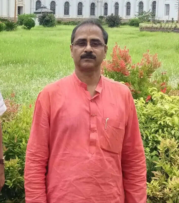 पूर्व तृणमूल विधायक तिलक कुमार चक्रवर्ती गिरफ्तार, नौकरी दिलाने के नाम पर ठगी का आरोप