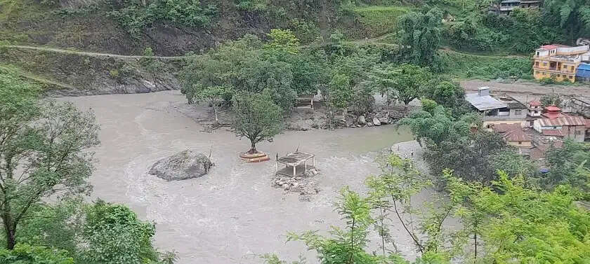 नेपाल में बारिश का कहर, दुनिया की सबसे बड़ी शालिग्राम शिला जलमग्न, श्रद्धालुओं का प्रवेश बंद