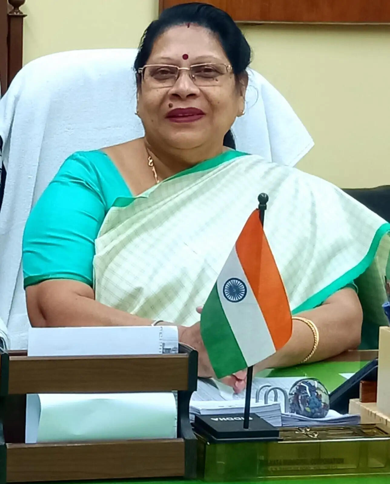 दक्षिण कोलकाता से तृणमूल को बड़ा झटका, सांसद माला राय के विद्रोही खेमे में जाने की चर्चा