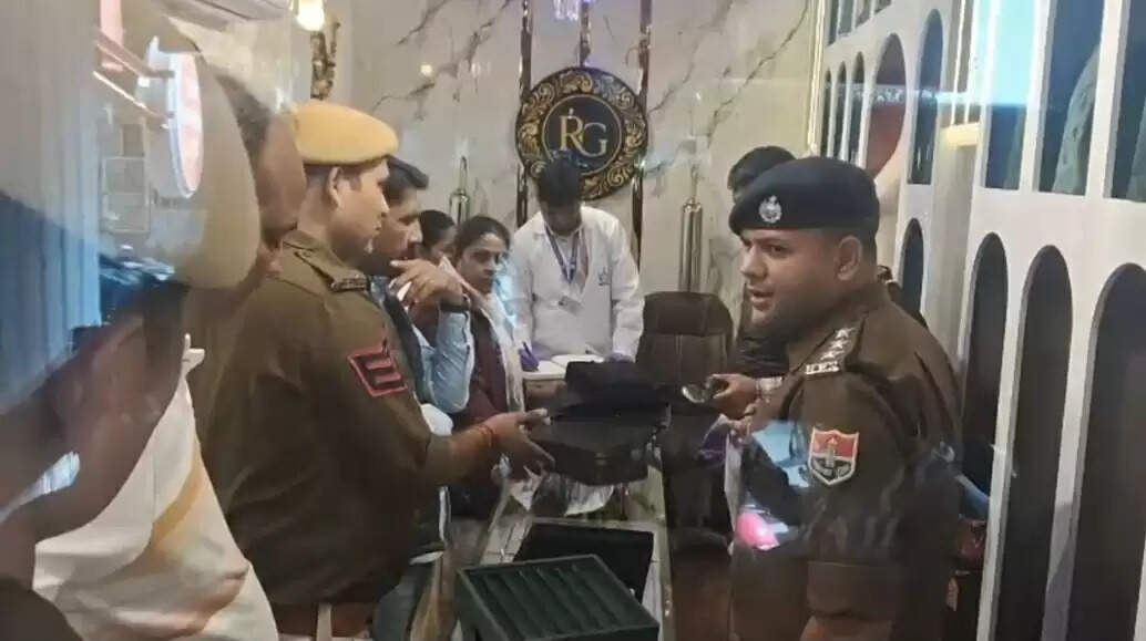 सोने की खान ज्वैलरी शॉप पर 55 लाख के जेवर चोरी