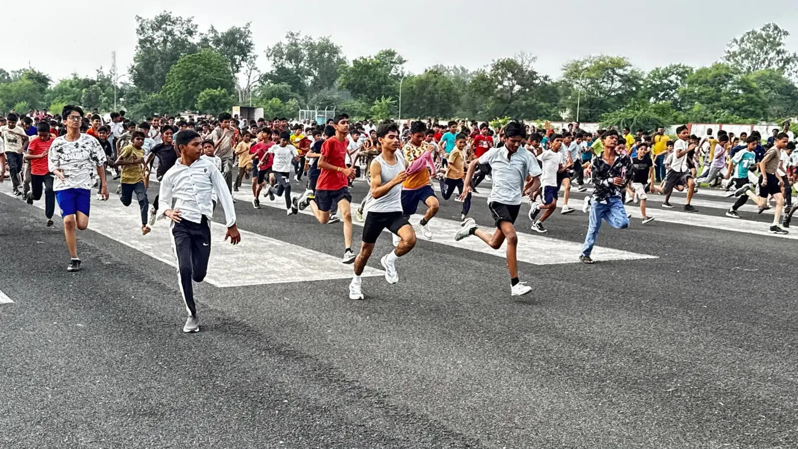 नागदा में सद्भावना मैराथन में दौड़े सैकड़ों विद्यार्थी, एकता और भाईचारे का दिया संदेश