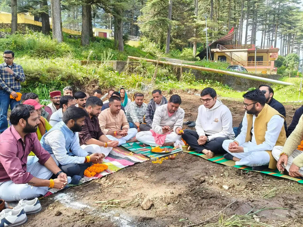 प्रसिद्ध पर्यटन स्थल धनोल्टी में आंचल कैफे का निर्माण शुरू
