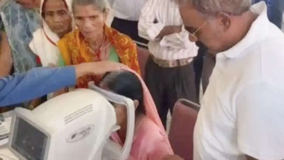 सागर में पहली बार एआई तकनीक से आँखों की जाँच, सेवा पखवाड़ा शिविर में 270 मरीजों का हुआ परीक्षण