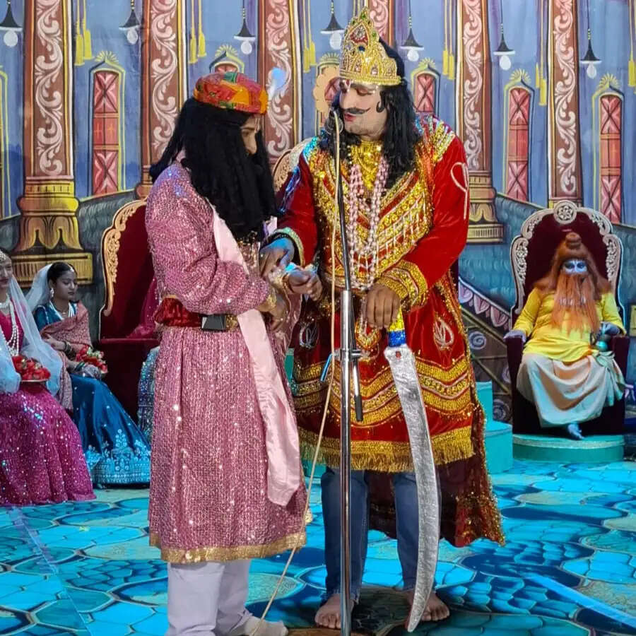 जनक दरबार में गूंजी पुरानी पेंशन बहाली की मांग, सीताराम पोखरियाल ने महाराज जनक से लगाई गुहार