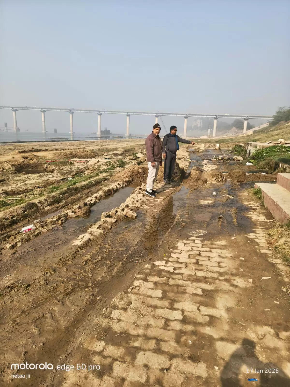 औरैया में यमुना तट के स्नान स्थल व मार्ग बदहाल, दुर्घटना की आशंका