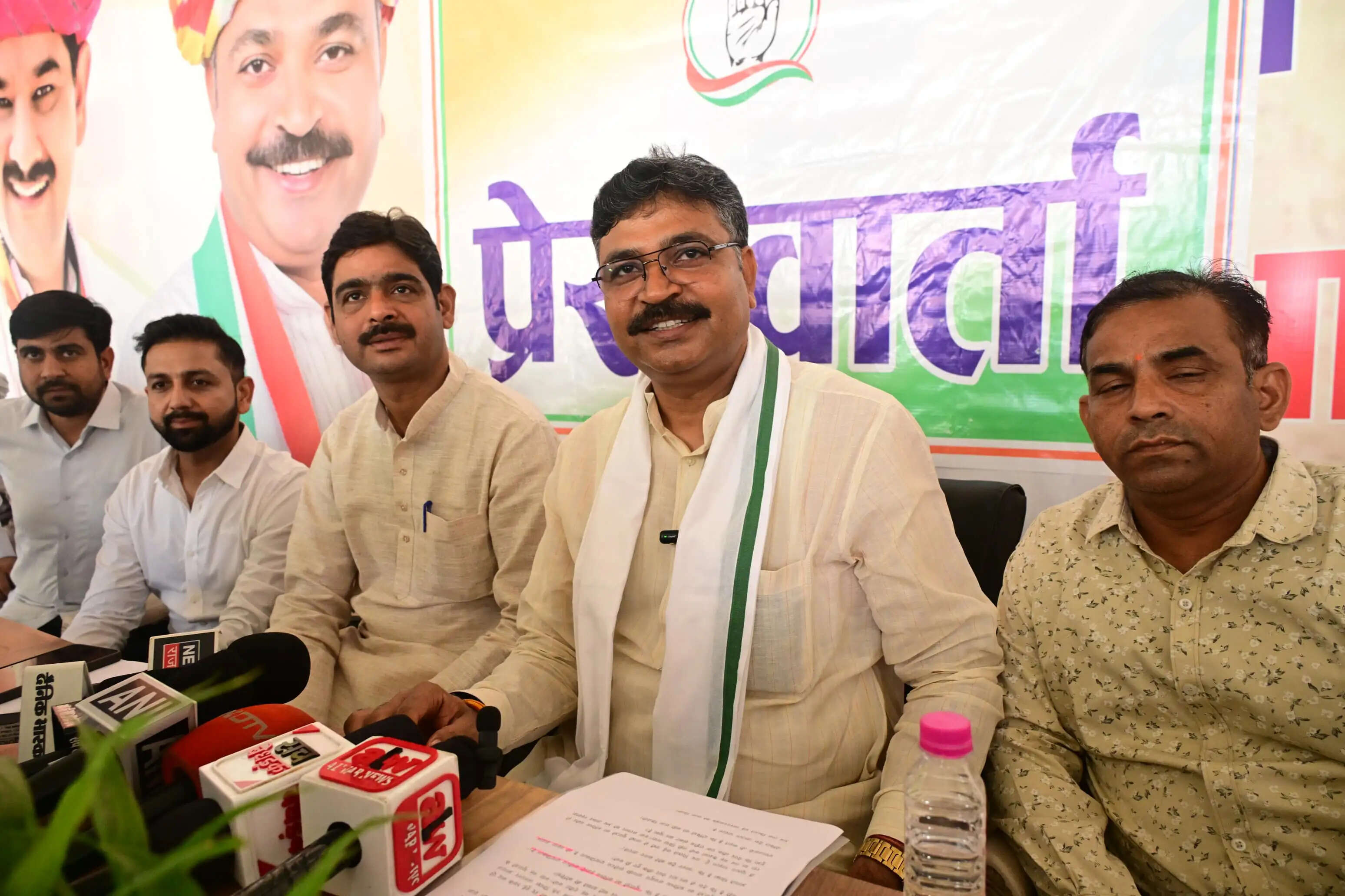 नेता प्रतिपक्ष टीकाराम जूली का केंद्र सरकार पर हमला, बोले- लोकतंत्र की अर्थी निकाल दी, पेपर लीक पर मांगा जवाब