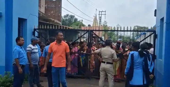 बाराबनी में अन्नपूर्णा योजना के सत्यापन के दौरान आंगनबाड़ी कर्मियों के साथ कथित दुर्व्यवहार, थाने में शिकायत दर्ज