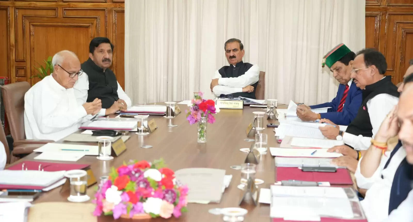 कैबिनेट : हिमाचल में 1,000 पशु मित्रों की भर्ती, गौवंश चारे का अनुदान बढ़ा