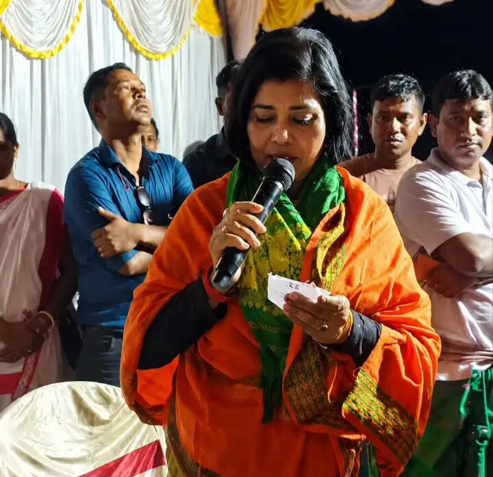 झाड़ग्राम में बारिश के बीच धूमधाम से मनाया गया हूल दिवस, भारती घोष रहीं मौजूद