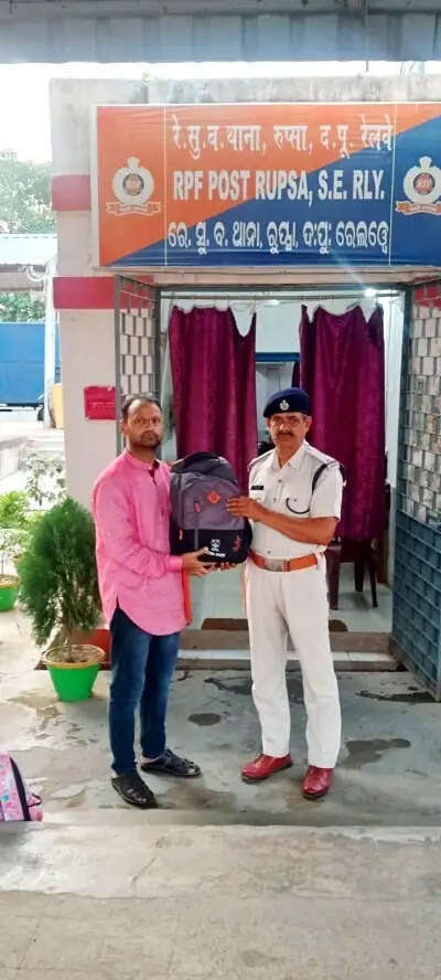 आरपीएफ की तत्परता से यात्रियों का सामान सुरक्षित बरामद