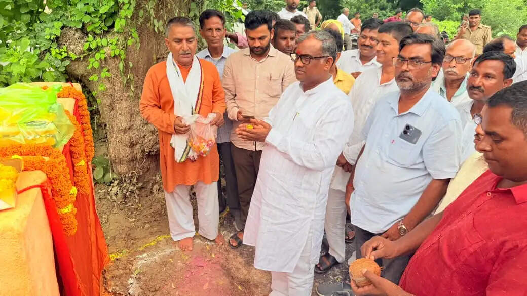 जौनपुर सदर में सात संपर्क मार्गों का लोकार्पण, ग्रामीण विकास को मिलेगी नई रफ्तार : गिरीश चंद्र यादव