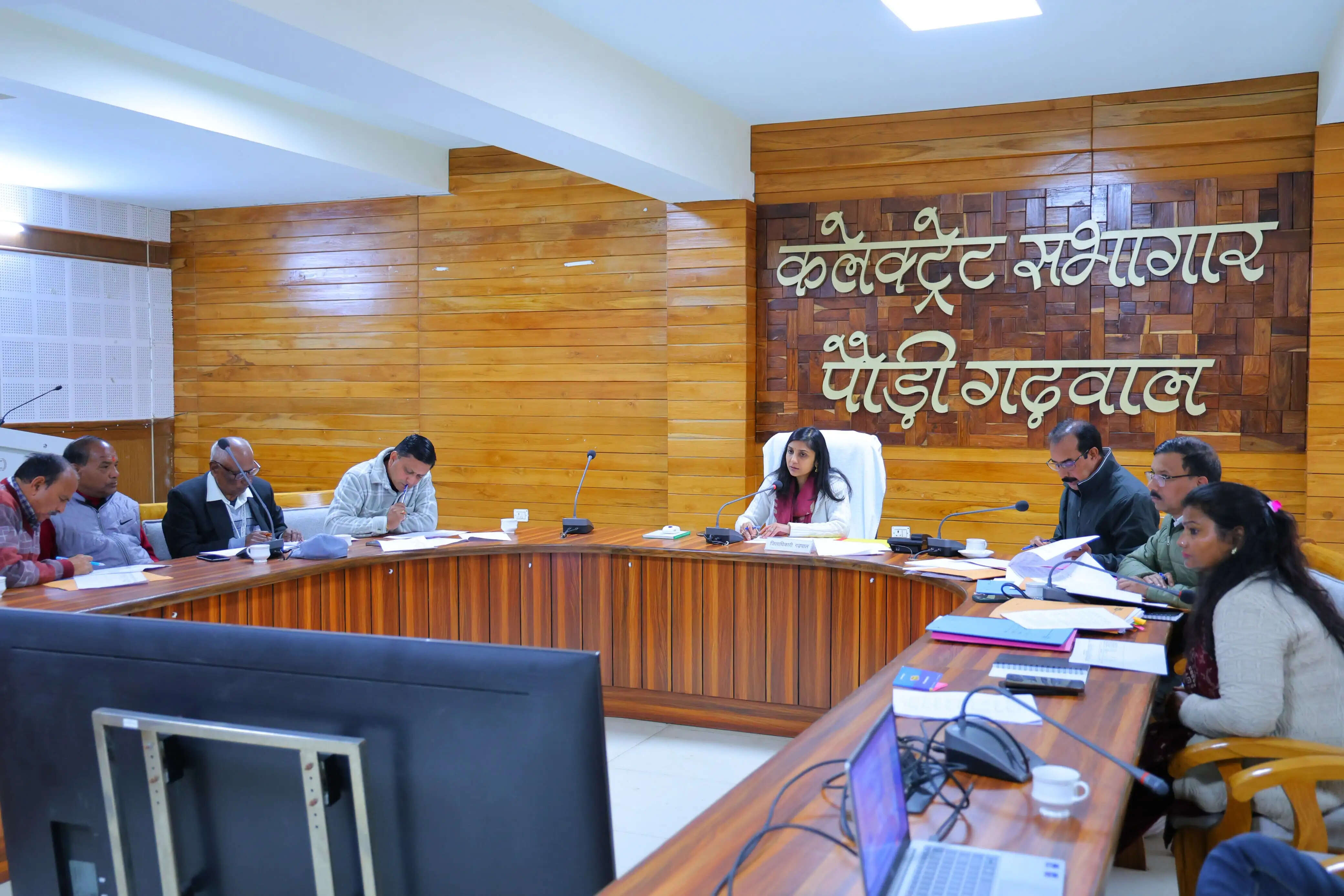 पौड़ी में बनेंगे नए 8 मतदेय स्थल, बैठक में 22 प्रस्तावों पर बनी सहमति